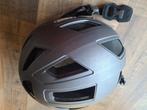 Fietshelm, Fietsen en Brommers, Fietsaccessoires | Fietshelmen, Ophalen of Verzenden, Zo goed als nieuw, Abus, XL