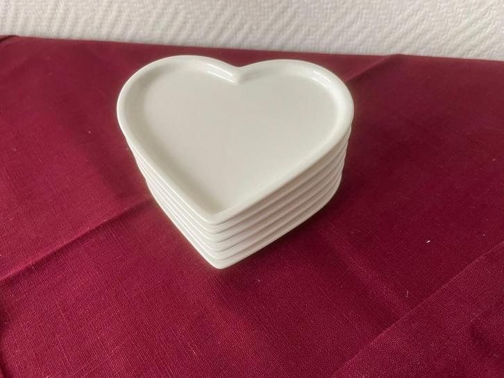 Compleet Hartjes Servies met Accessoires, Huis en Inrichting, Keuken | Servies, Ophalen of Verzenden