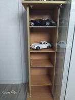 Vitrine kast met model auto., Huis en Inrichting, Woonaccessoires | Cd- en Dvd-rekken, Ophalen, Zo goed als nieuw, Hout, Cd's