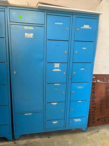 Lockerkast (3 stuks) verschillende maten vakken beschikbaar voor biedingen