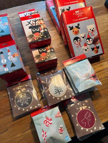 Partij kerst diy pakketten beschikbaar voor biedingen