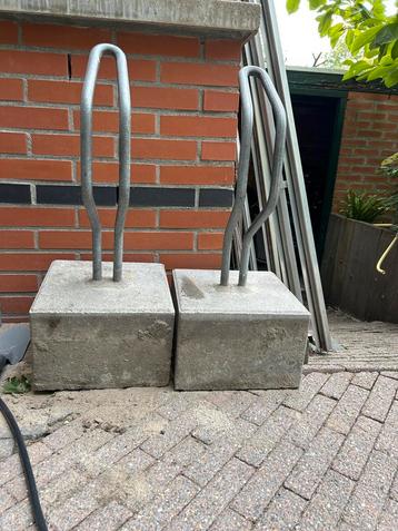 Fietsenbeugel met betonblok - 2 stuks beschikbaar voor biedingen