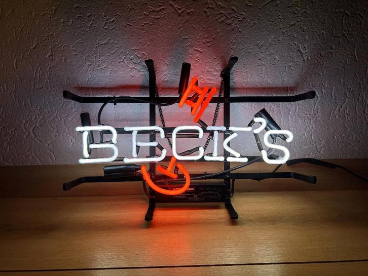 Becks glas neon lichtreclame / lamp, Verzamelen, Merken en Reclamevoorwerpen, Nieuw, Lichtbak of (neon) lamp, Ophalen of Verzenden