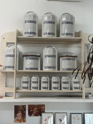 Vintage proceleinen Keukenset met Bloemenmotief beschikbaar voor biedingen