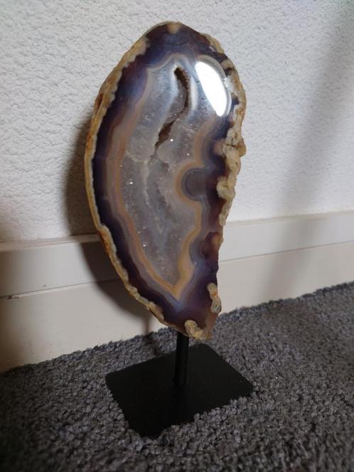 Natuurlijke Agaat met druzy op standaard, Verzamelen, Mineralen en Fossielen, Mineraal, Ophalen
