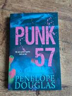 Punk 57 - Penelope Douglas, Ophalen of Verzenden, Zo goed als nieuw, Penelope Douglas