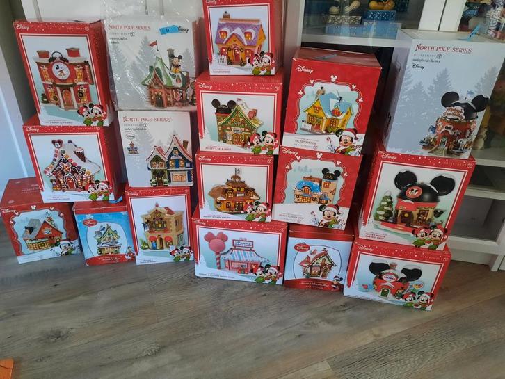 Disney department 56 kerstdorp, Verzamelen, Disney, Zo goed als nieuw, Mickey Mouse, Ophalen of Verzenden
