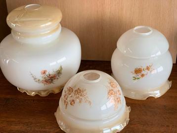 Vintage glazen Lampenkappen uit Frankrijk beschikbaar voor biedingen