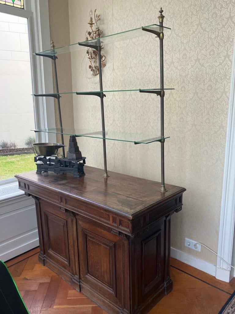 Antieke winkeltoonbank / vitrine met glas & messing (1900), Ophalen