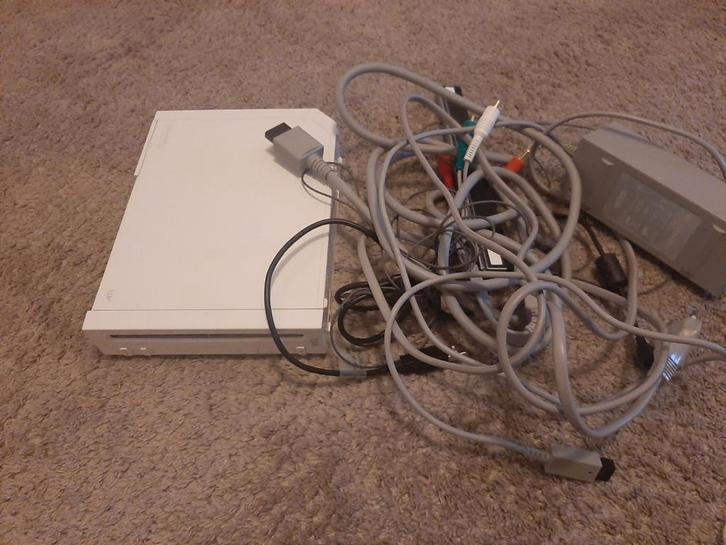 Nintendo Wii met games, Spelcomputers en Games, Games | Nintendo Wii, Gebruikt, Avontuur en Actie, 2 spelers, Vanaf 7 jaar, Eén computer