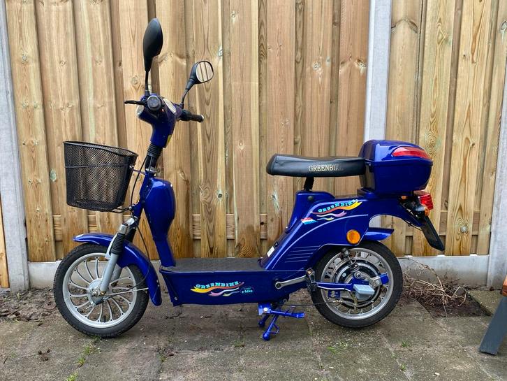 Green Bike met oplader, koffer en voormand- Zelden Gebruikt!, Fietsen en Brommers, Brommeronderdelen | Snorfietsen, Zo goed als nieuw