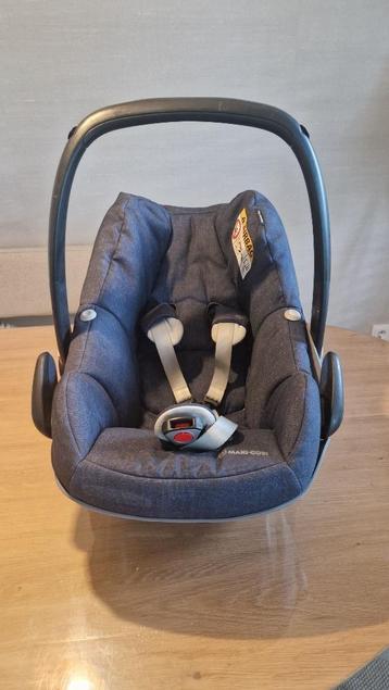 Maxi Cosi Pebble Plus incl Two way fix onderstel beschikbaar voor biedingen