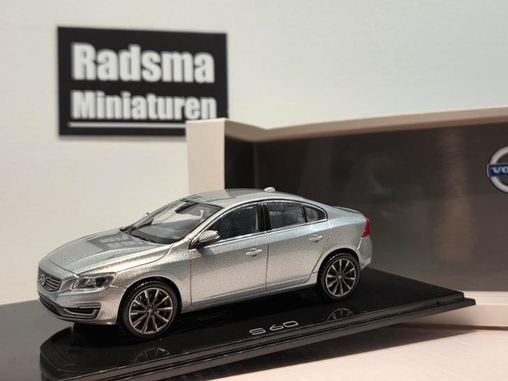 Volvo S60 - 2015 elextric silver - 1:43 Norev, Hobby en Vrije tijd, Modelauto's | 1:43, Zo goed als nieuw, Auto, Norev, Ophalen of Verzenden