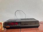 Radiowekker rode digitale cijfers met cassettebandjes speler, Ophalen of Verzenden, Gebruikt, Digitaal, Wekker of Tafelklok