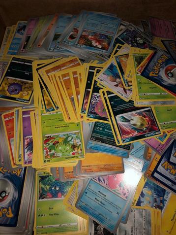 Thuis uitzoeken van pokemonkaaren beschikbaar voor biedingen
