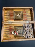 Handgemaakt Houten Schaakbord / Backgammon Bord, Een of twee spelers, Ophalen of Verzenden, Zo goed als nieuw, Reisspel