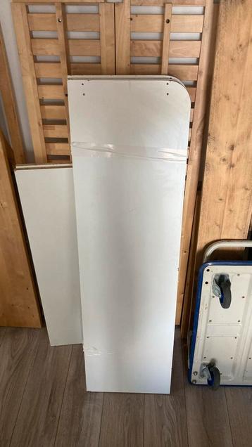 Spaanplaat 140 x 40 beschikbaar voor biedingen