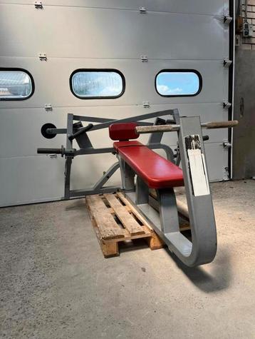 Precor icarian line plate loaded chest press / borst beschikbaar voor biedingen