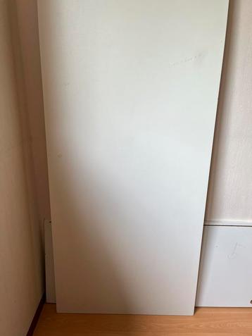 Meubelpaneel wit 2100x600x18 mm met 6 poten beschikbaar voor biedingen