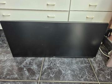 LG Ultrawide Monitor 34inch beschikbaar voor biedingen