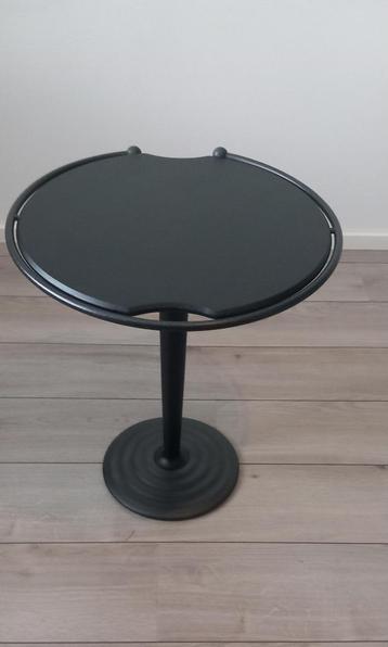 Leolux design Besico bijzettafel, ontwerp Siggi Fischer 1994 beschikbaar voor biedingen
