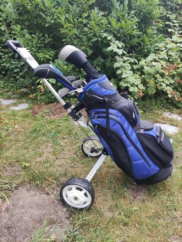 Golfset met 12 clubs, tas en lichtgewicht wagentje beschikbaar voor biedingen