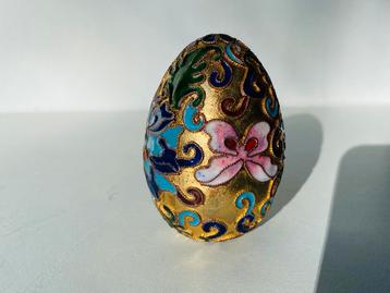 Vintage Chinees cloisonne ei beschikbaar voor biedingen