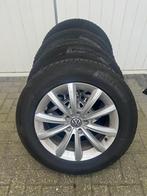 Winterbanden Continental VW Tiguan 215/65/R17, 17 inch, Band(en), Personenwagen, Gebruikt