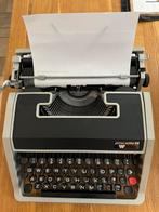 Vintage Typemachine Olivetti PMC elite 44, Diversen, Typemachines, Ophalen of Verzenden, Zo goed als nieuw