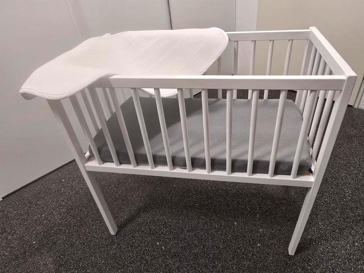 Mooie witte wieg te koop!, Kinderen en Baby's, Babywiegjes en Ledikanten, Gebruikt, Wieg, Ophalen