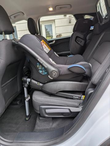 Maxi Cosi compleet + auto base Isofix + badstof hoes + baby beschikbaar voor biedingen