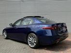 Alfa Romeo Giulia 2.0T Autom Camera Cruise Leer Navi Panodak, Auto's, Automaat, Achterwielaandrijving, 4 cilinders, Blauw