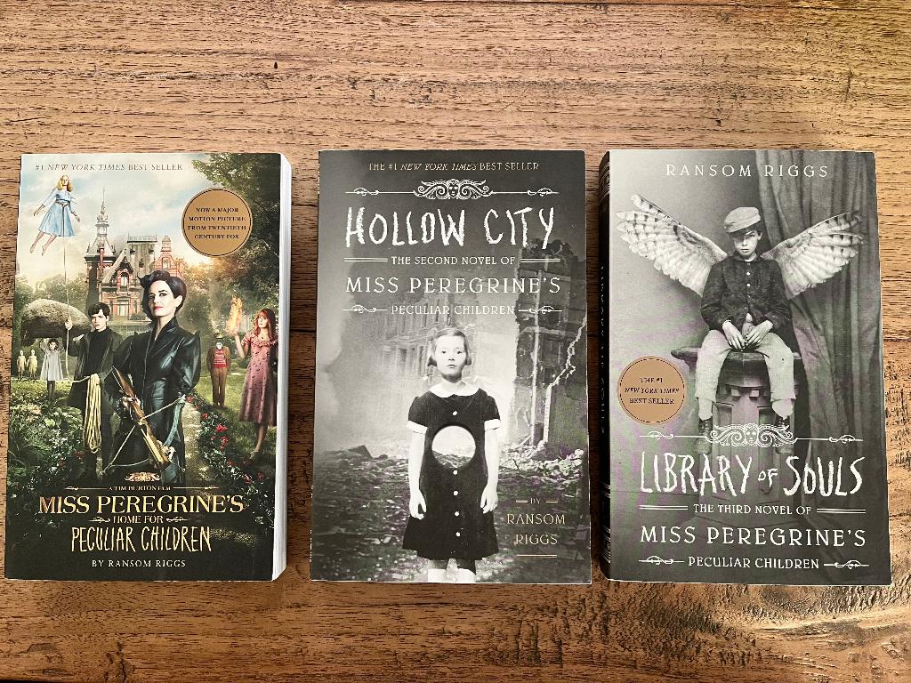 Boekenserie Mrs.Peregrine van Ransom Riggs - Engelse versie, Ophalen of Verzenden, Zo goed als nieuw, Ransom Riggs