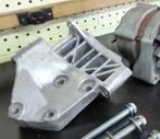 GEVRAAGD Mercedes T1 209D om617  dynamo houder , Auto-onderdelen, Motor en Toebehoren, Ophalen of Verzenden, Mercedes-Benz