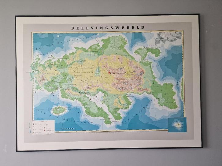 DE BELEVINGSWERELDEN Poster + echte schilderijlijst 130x96, Verzamelen, Posters, Zo goed als nieuw, Dier of Natuur, Deurposter of groter