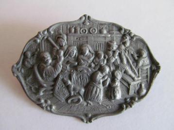 Antieke broche beschikbaar voor biedingen