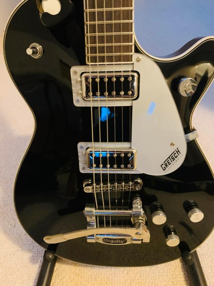 Elektrische Gretsch Gitaar + Koffer, Tuner & Standaard, Muziek en Instrumenten, Snaarinstrumenten | Gitaren | Elektrisch, Zo goed als nieuw