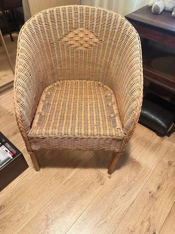 Mooie rieten stoel