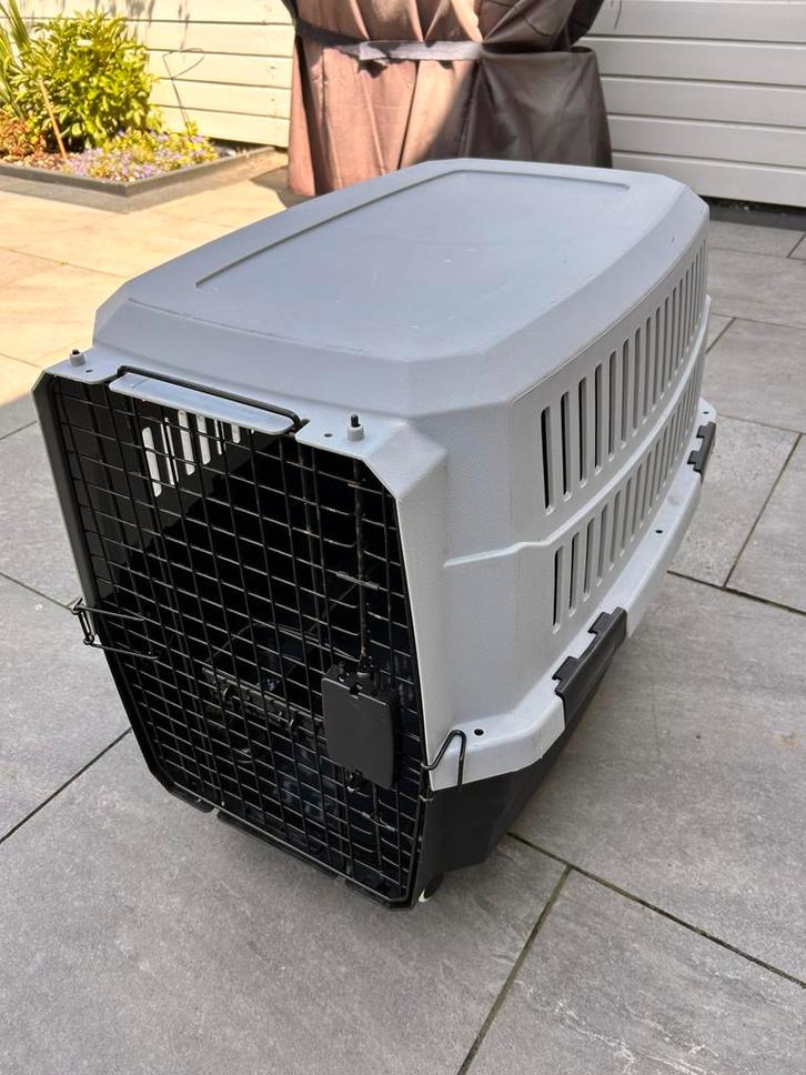 IATA goedgekeurde hondenbench – M-PETS Viaggio - maat L, Dieren en Toebehoren, Hondenhokken, Zo goed als nieuw, Minder dan 65 cm
