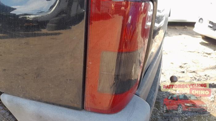 Achterlicht links van een Peugeot Partner, Auto-onderdelen, Verlichting, Peugeot, Gebruikt, 3 maanden garantie, Ophalen