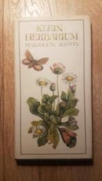 Klein herbarium van Marjolein Bastin - Marjolein Bastin, Boeken, Natuur, Ophalen of Verzenden, Zo goed als nieuw