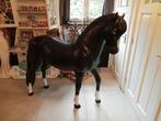 Grote kunstof paard 145 cm hoog 145 cm lang., Tuin en Terras, Tuinbeelden, Kunststof, Zo goed als nieuw, Ophalen