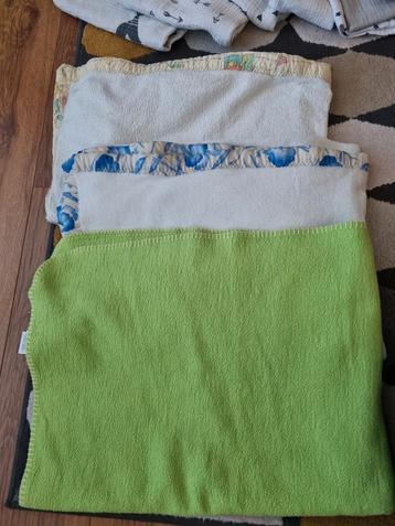 Baby of kinder dekens groen en wit beschikbaar voor biedingen