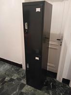 Metalen Lockerkast met 2 Deuren in de kleur Donkergrijs, Ophalen, Zo goed als nieuw, Industrieel Modern