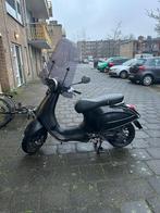 Vespa Primavera 2018 25km, Fietsen en Brommers, Maximaal 25 km/u, Overige modellen, Gebruikt, Ophalen