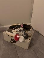 Travis Scott x Air Jordan 1 Retro Low OG 'Reverse Mocha', Kleding | Heren, Schoenen, Bruin, Nieuw, Ophalen of Verzenden, Sneakers of Gympen