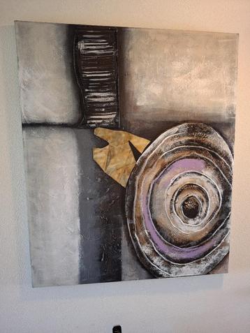 abstract schilderij met reliëf en paarse accenten beschikbaar voor biedingen
