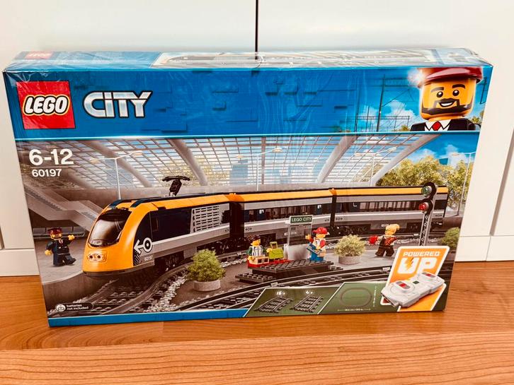 Sinterklaas: Lego City 60197 Passagierstrein (nieuw), Kinderen en Baby's, Speelgoed | Duplo en Lego, Nieuw, Lego, Complete set
