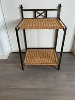 Vintage bijzettafeltje – stijlvol en uniek, Huis en Inrichting, Tafels | Bijzettafels, 45 tot 60 cm, Overige materialen, Minder dan 55 cm