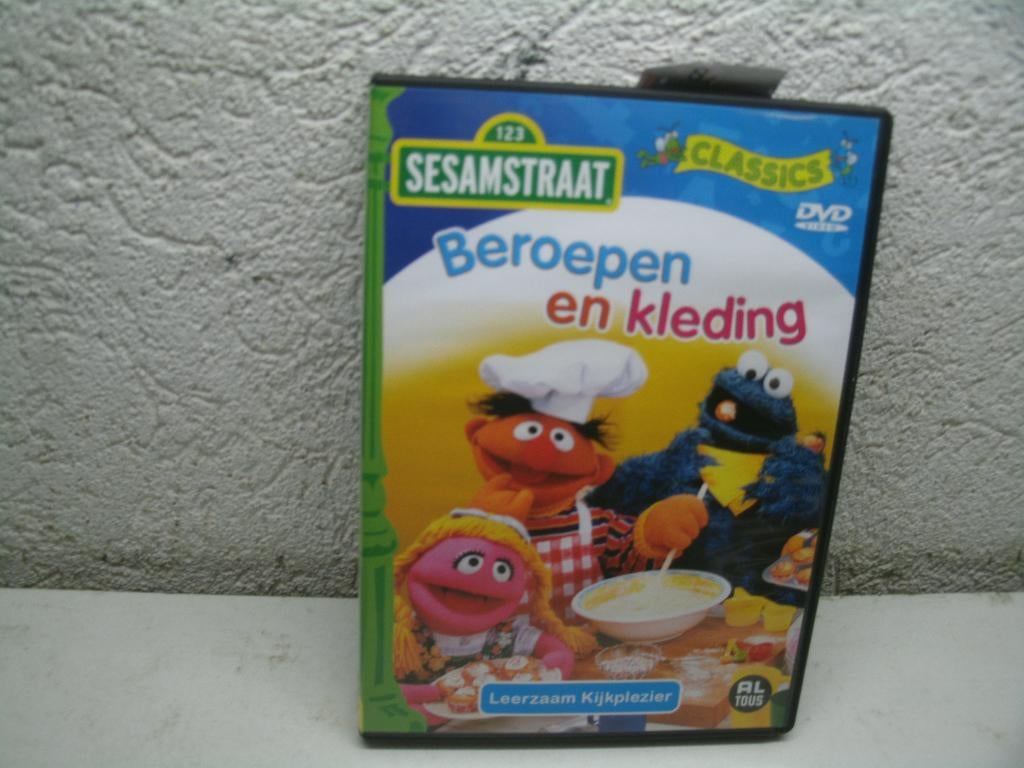 dvd 203k sesamstraat beroepen en kleding, Alle leeftijden, Ophalen of Verzenden, Zo goed als nieuw, Tv fictie